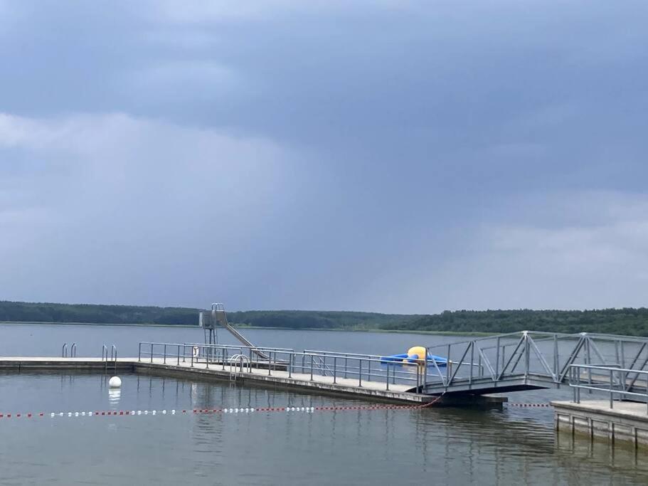 Gemuetliches Holzhaus Am See Warin Ngoại thất bức ảnh